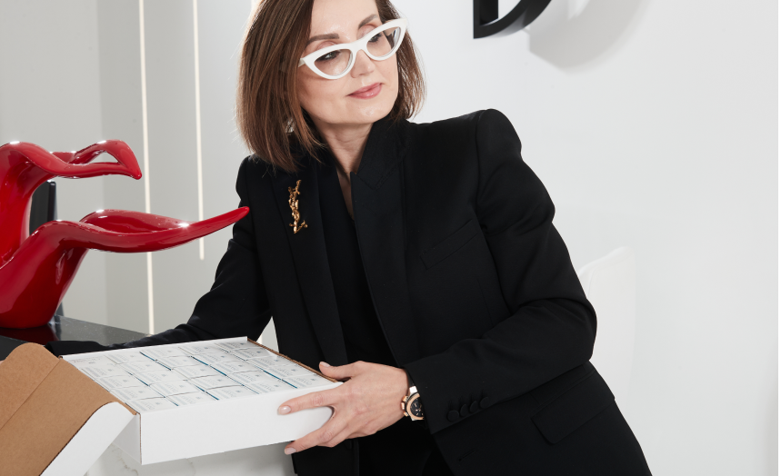 Dr. Svetlana Danovich with product's box see to the right side